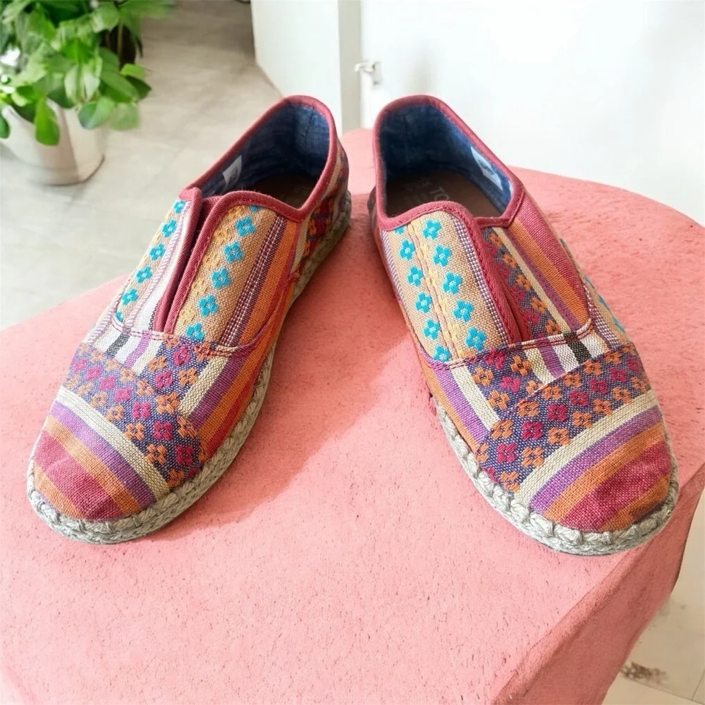 NWOT Tom’s Colorful Woven Patchwork Boho Slip-On Espadrilles Womens 5.5